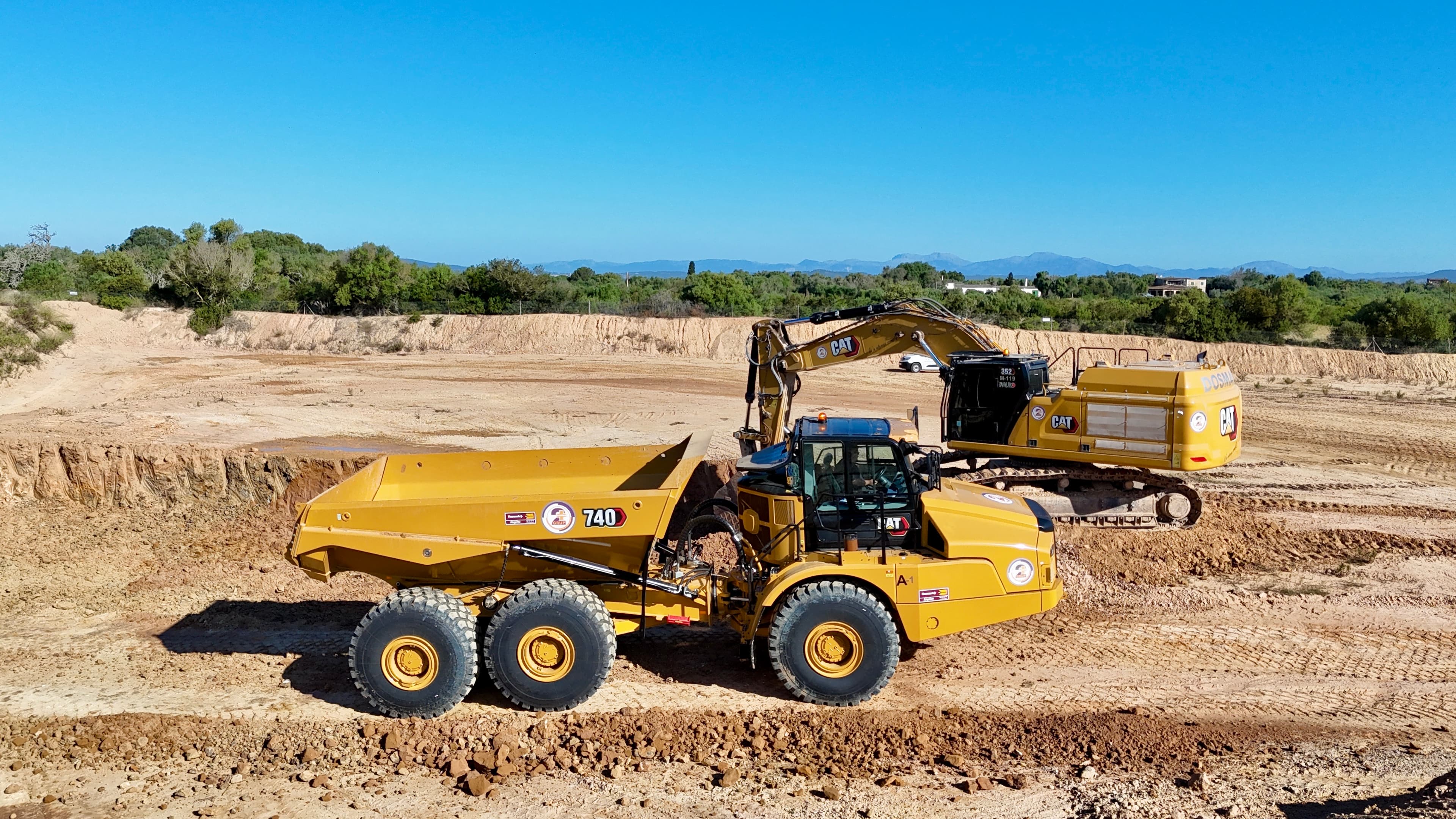 DOSMAS GRUP incorpora dos nuevos Lagartos CAT 740 para reforzar su capacidad en movimiento de tierras 6