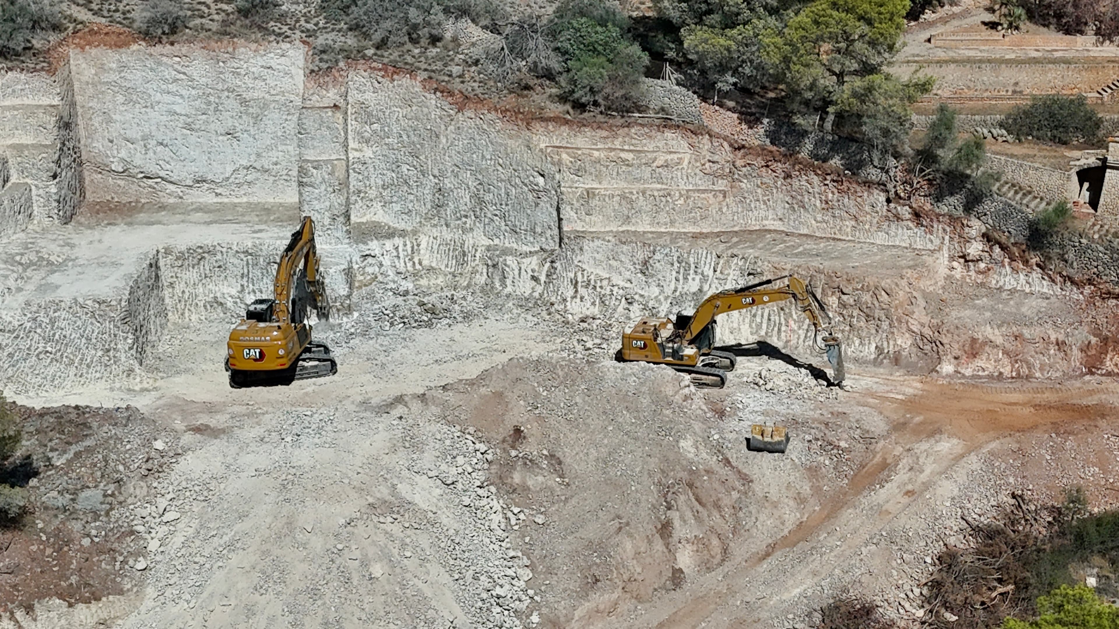 EXCAVACIÓ DE GRAN ENVERGADURA A SÓN VIDA miniatura 4