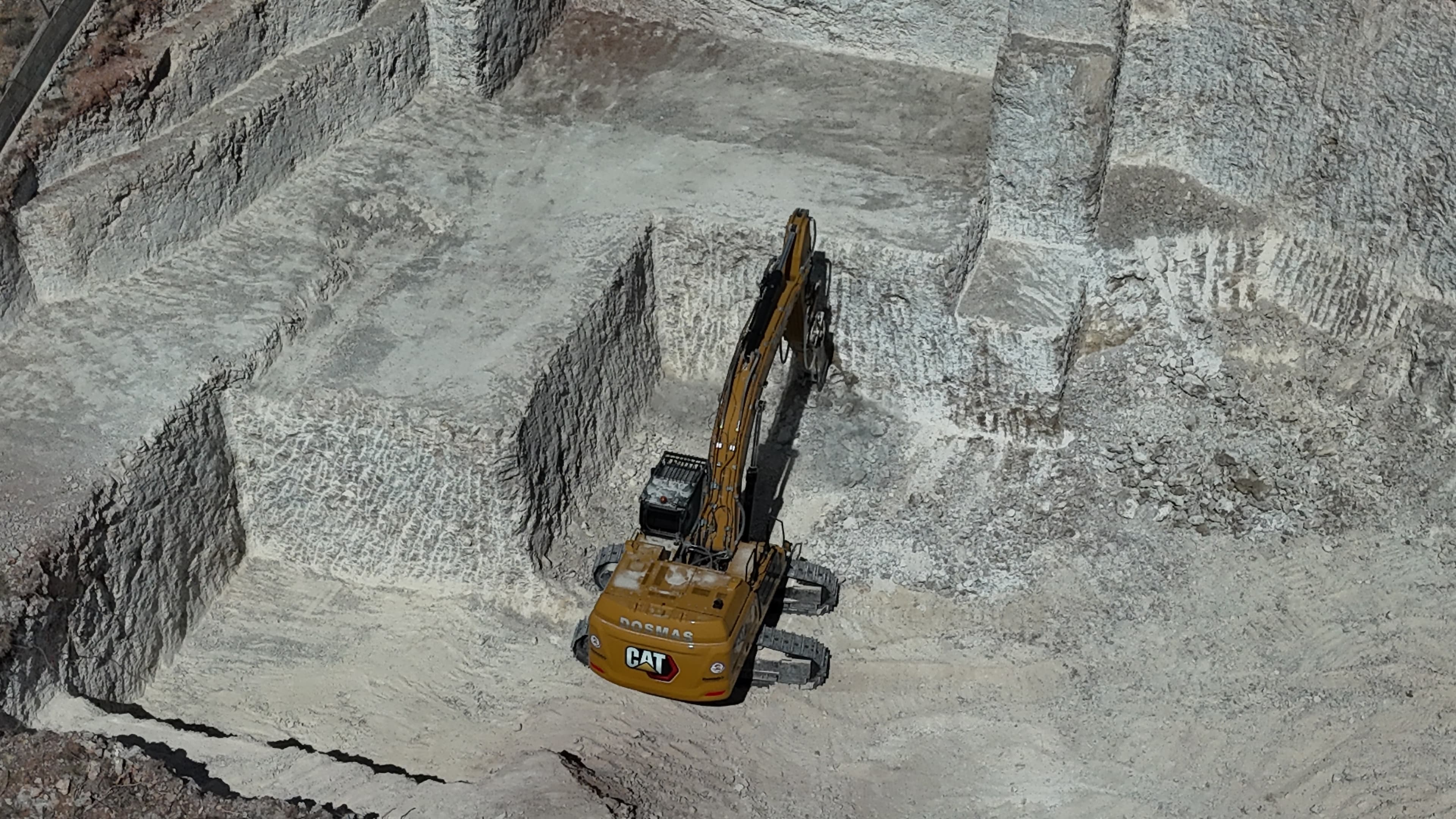 EXCAVACIÓ DE GRAN ENVERGADURA A SÓN VIDA miniatura 5